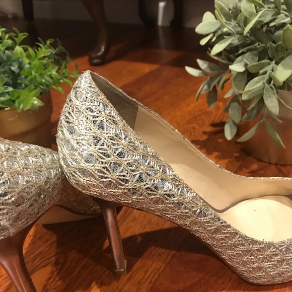 Mirror-Like Metallic Open Toe Pump - Picture 6 of 9